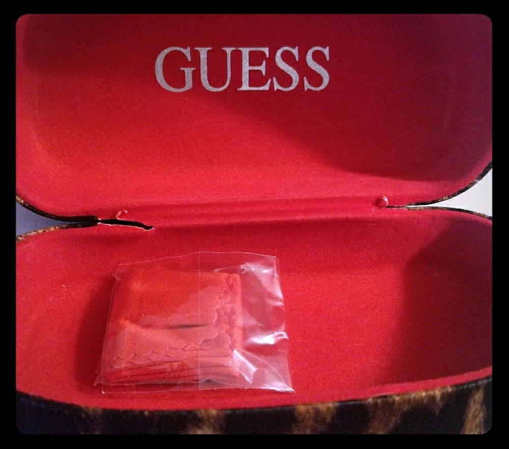 GUESS Sunglasses Case